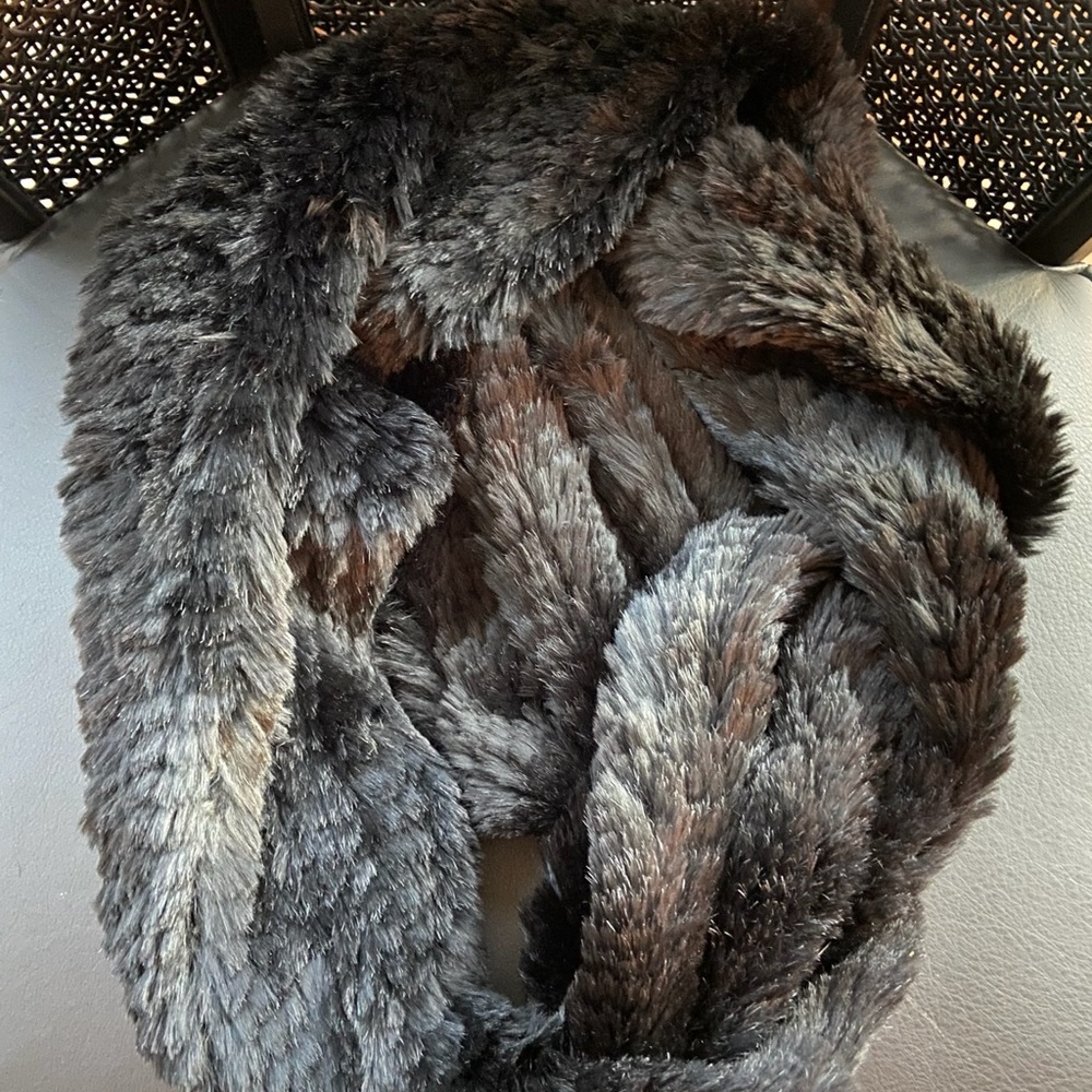 Infinity loop scarf